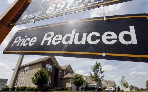 BoC predicts lower house prices due to oil declines