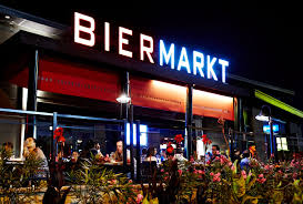 Major restaurant backpedals on uniform policy