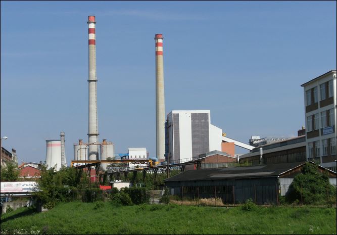 Weak factory activity despite low dollar
