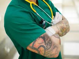  hospital backs tattooed employee | HRD Canada