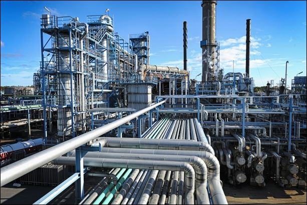 Canadians back infrastructure expansion despite environmental concerns
