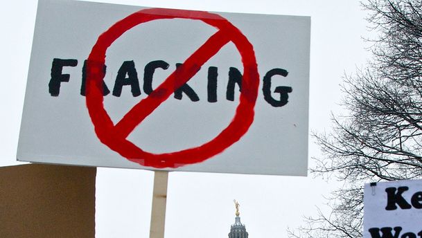 Nova Scotia bans fracking