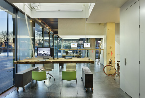 Disappearing desks the key to productivity?