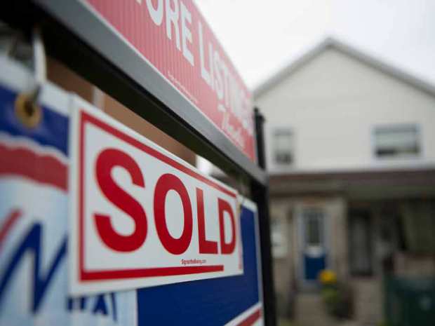 Fitch: Ontario housing market 25% overvalued