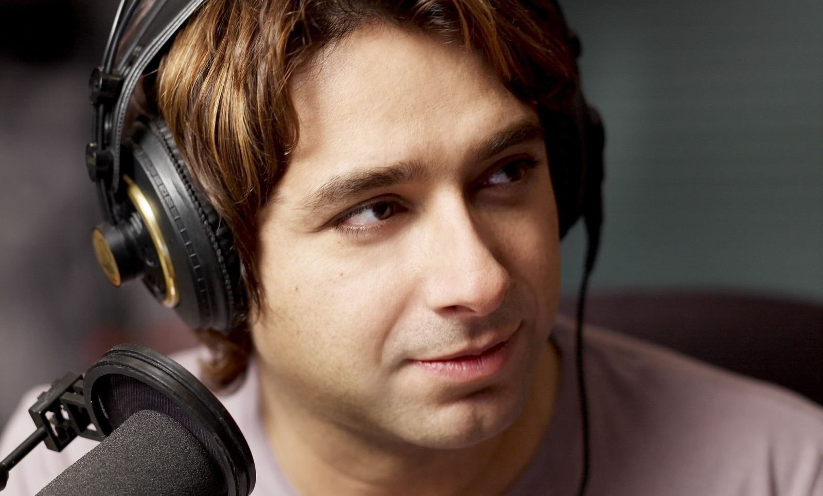 Ghomeshi apologizes over “sexually inappropriate” conduct