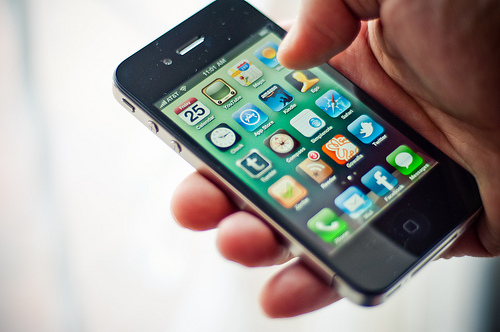 Lender launches mobile consumer app