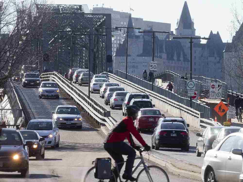 Provinces call for more federal cash for infrastructure