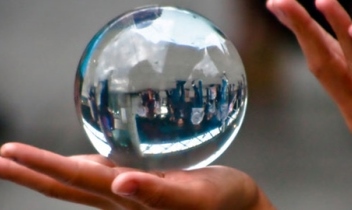 Economist’s crystal ball predicts rate movement