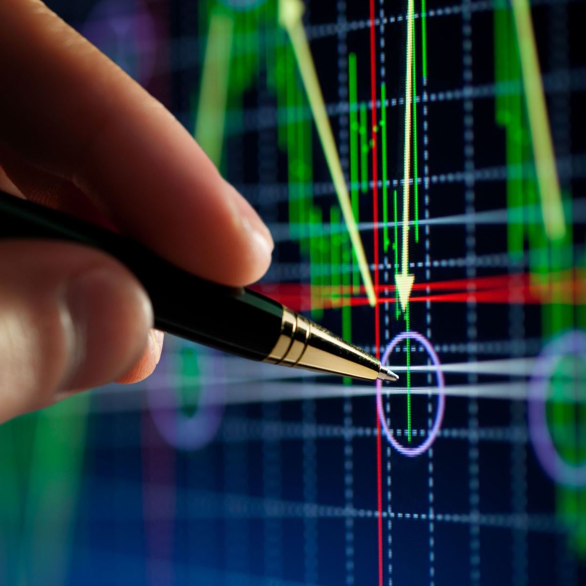 TSX closes up despite weakened energy stocks