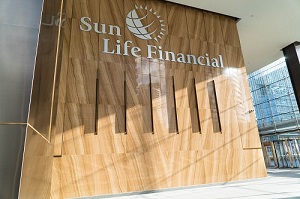 Sun Life abandons strict dress code