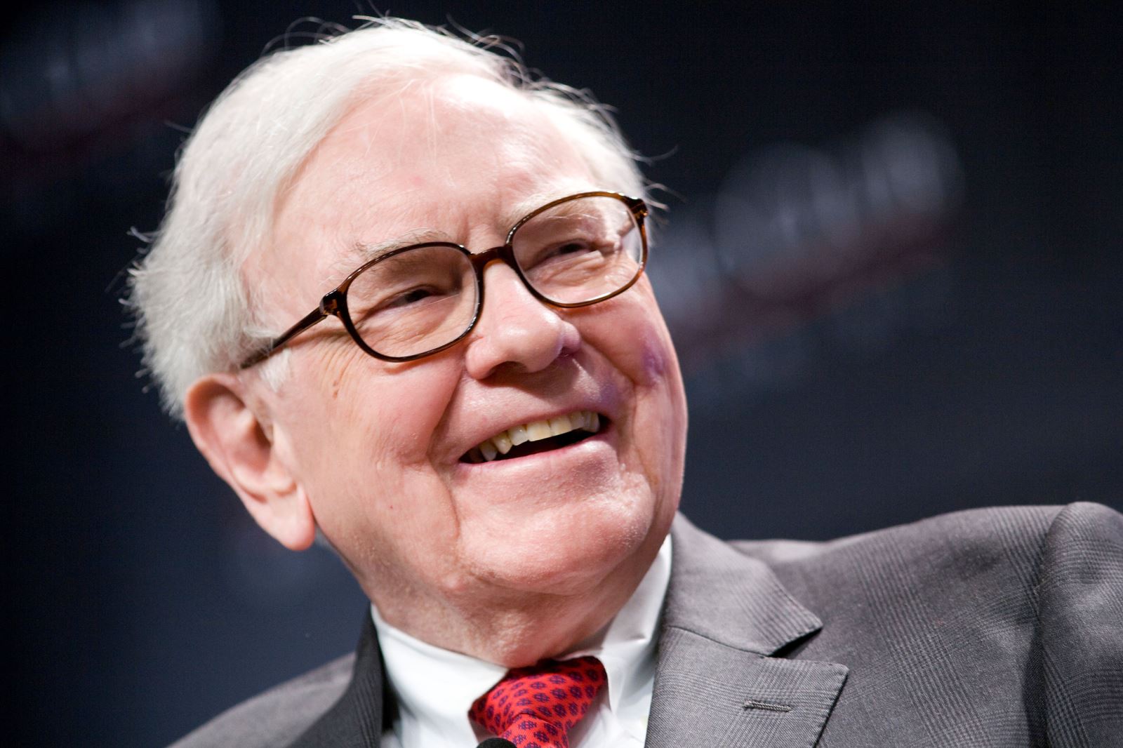 Warren Buffett criticizes Keystone XL delay